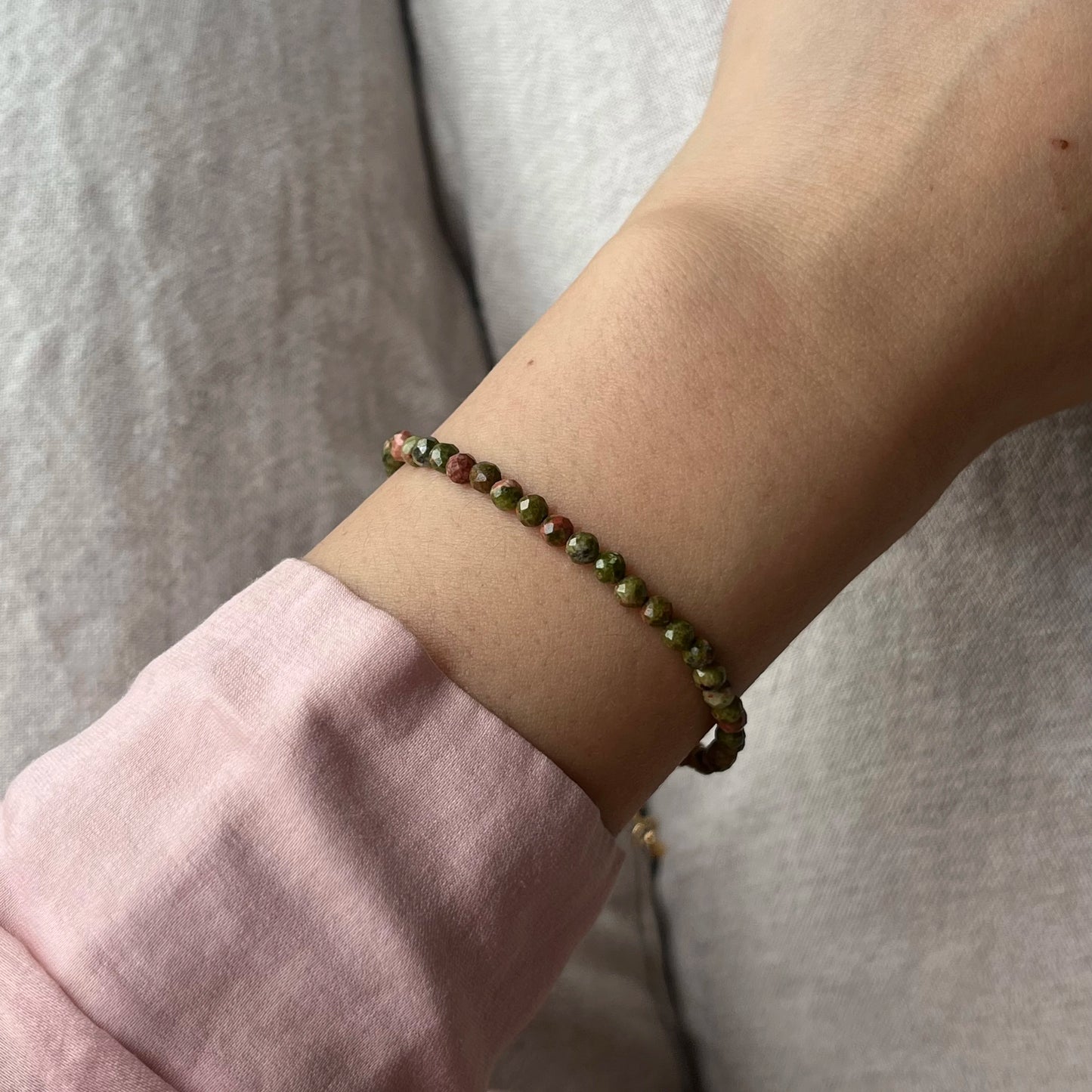 Dainty Healing Crystal Modern Design Bracelets