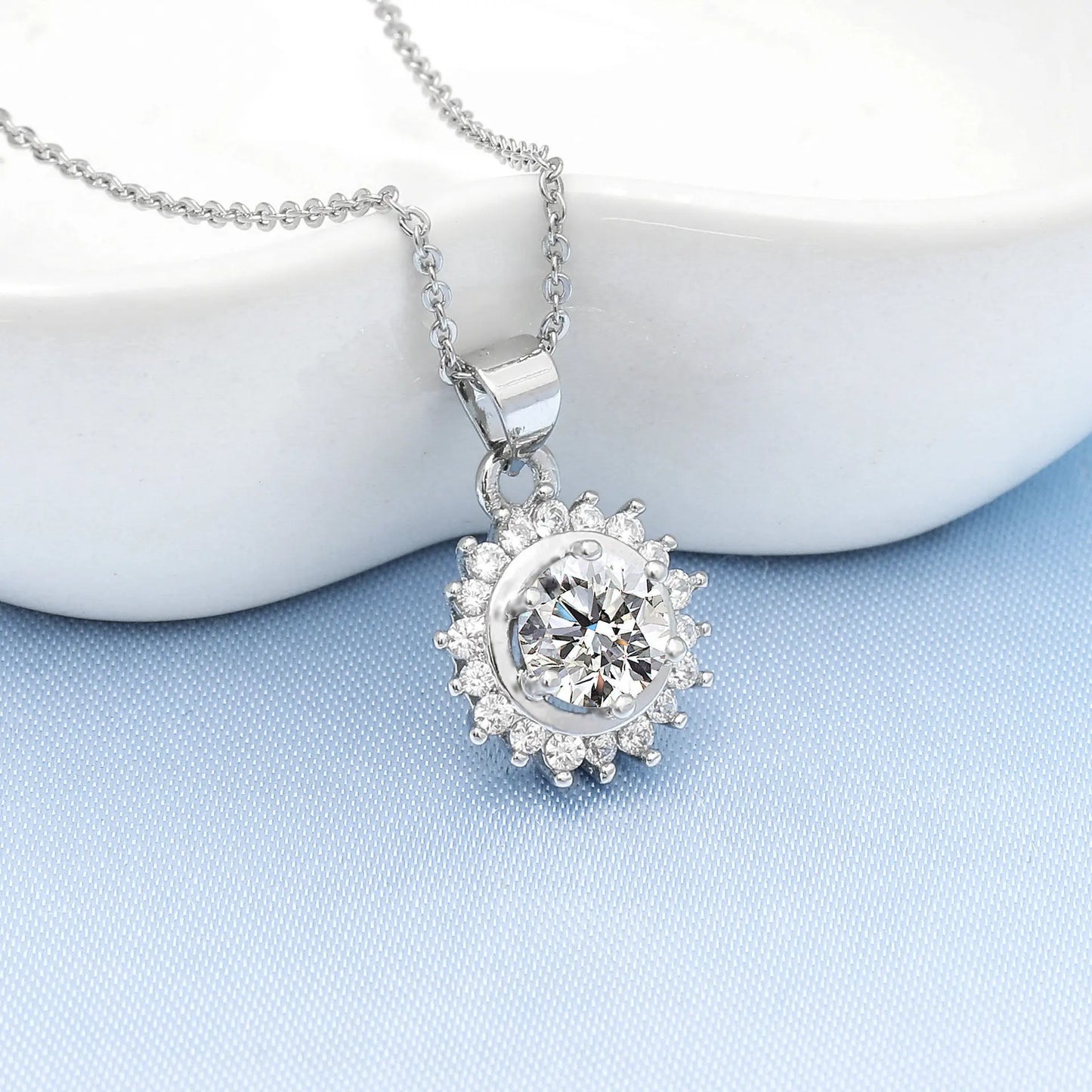 Gorgeous Sparkling Elegant Pendent Necklaces