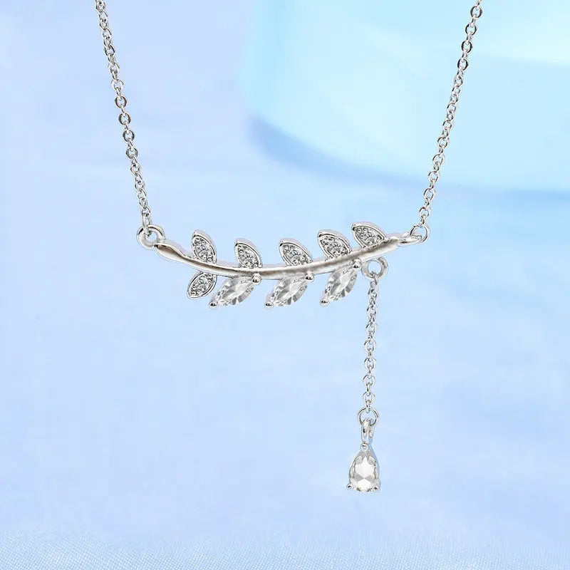 Gorgeous Sparkling Elegant Pendent Necklaces