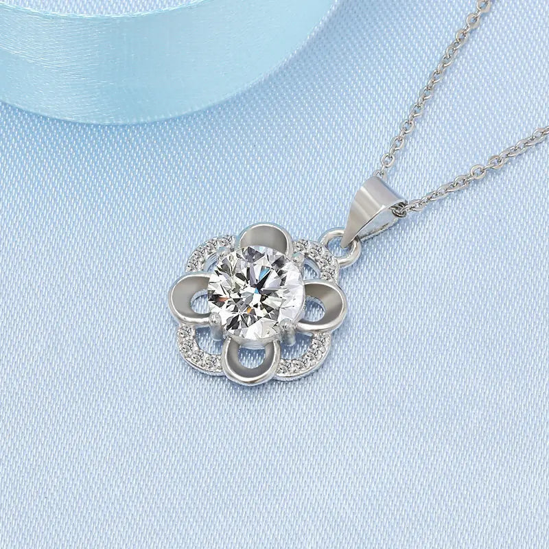 Gorgeous Sparkling Elegant Pendent Necklaces